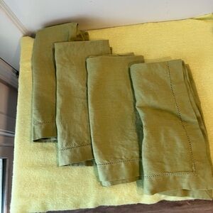 Set of 4 Green Pottery Barn linen Napkins